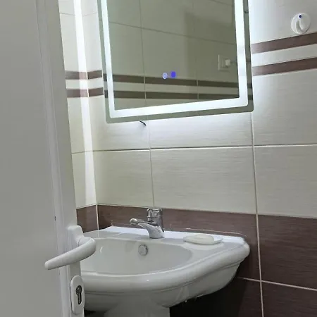 Cozy & Fresk Bunk'art * 地拉那